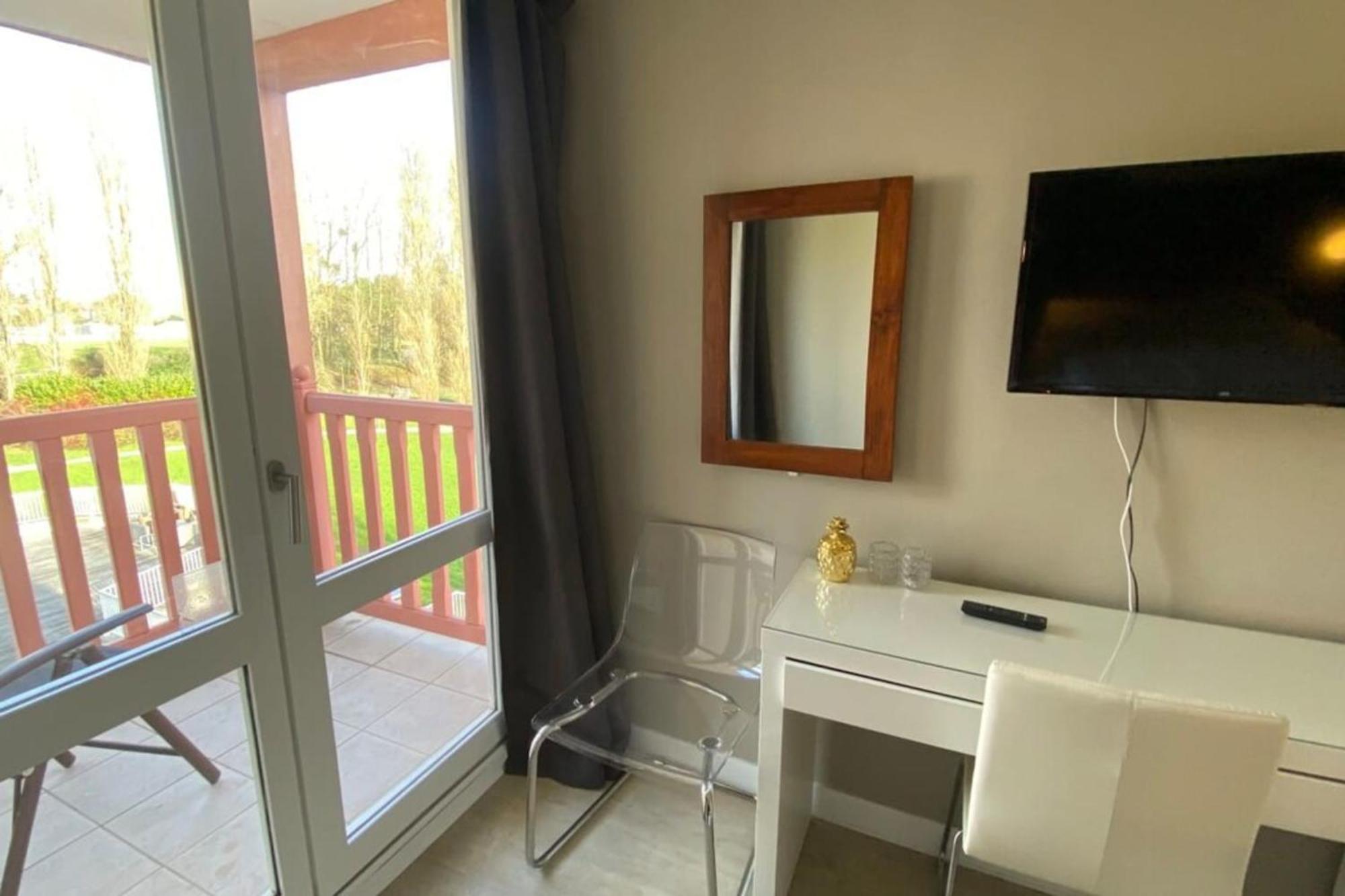 Very Nice 6 Person Apart With Swimming Pool Tennis Court And Car Park 202 Le Touquet Buitenkant foto