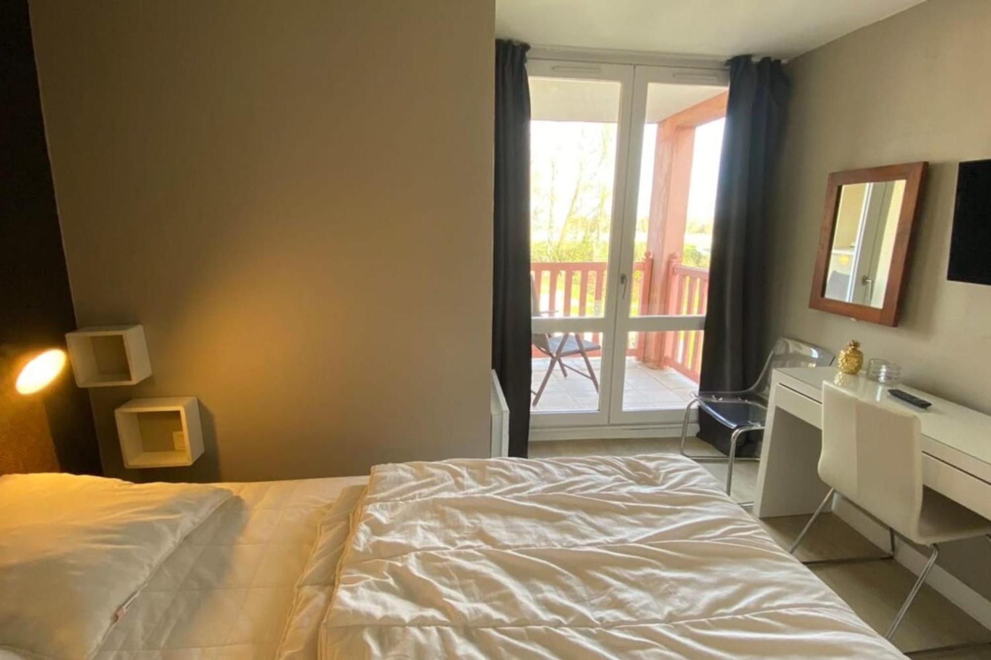 Very Nice 6 Person Apart With Swimming Pool Tennis Court And Car Park 202 Le Touquet Buitenkant foto